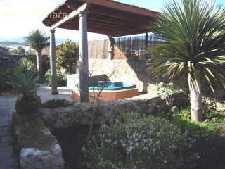 Gran Canaria Ferienhaus Casa El Drago. Der Garten mit Jacuzzi