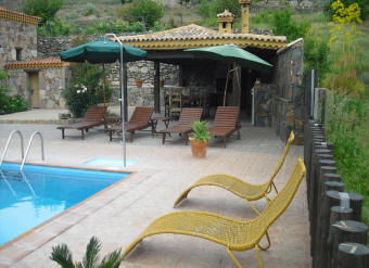 Gran Canaria Ferienhaus  mit Pool - Las Colmenas - Liegen am Pool