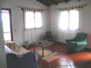 Das Ferienhaus Casa Higuera auf der Kanaren Insel El Hierro. Das Wohnzimmer.