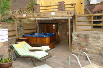 Ferienhaus mit Pool und Sauna_Jacuzzi und Sauna