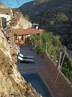 Gran_Canaria_Luxsferienhaus_cueva07.jpg  Der Pool von oben 